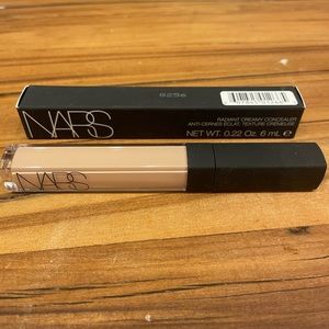 NIB NARS Radiant Creamy Concealer - color Crème Brûlée 2.5